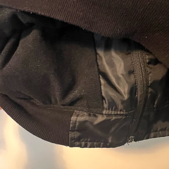 Santa Cruz Skateboards youth size small windbreaker. - Picture 8 of 8